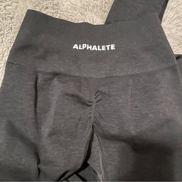 Alphalete Amplify Legging in Black Marl (XS) - Picture 2 of 3